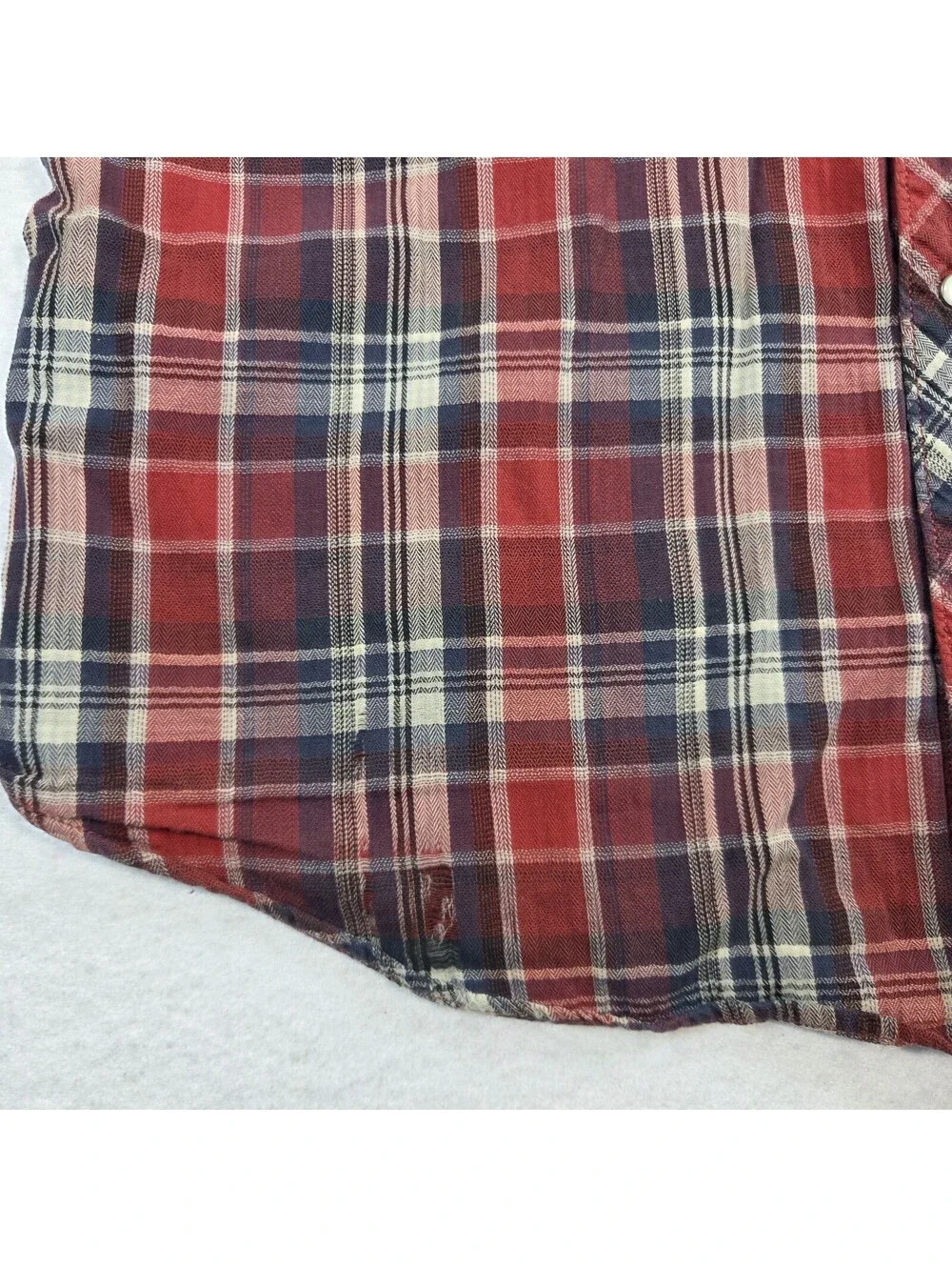 Levis Mens Large Red Blue Plaid Flannel Western Pearl Snap Rodeo Work Shirt FLAW